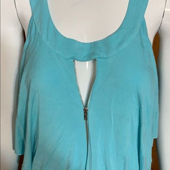 Venus  zip front  top - Picture 3 of 5